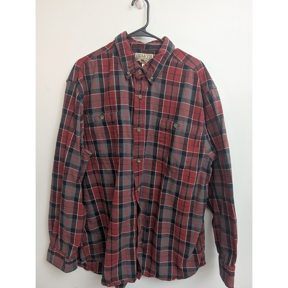 D6 Duluth Trading Company Mens Flannel Shirt XL Red Gray Plaid Button Up